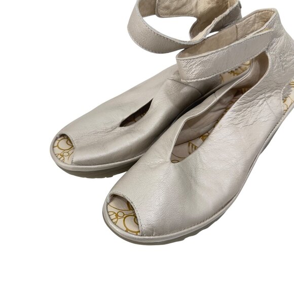Fly London Women Leather Peep Toe Wedge Sandals SZ 40 Metallic Cream Ankle Strap - Picture 11 of 14